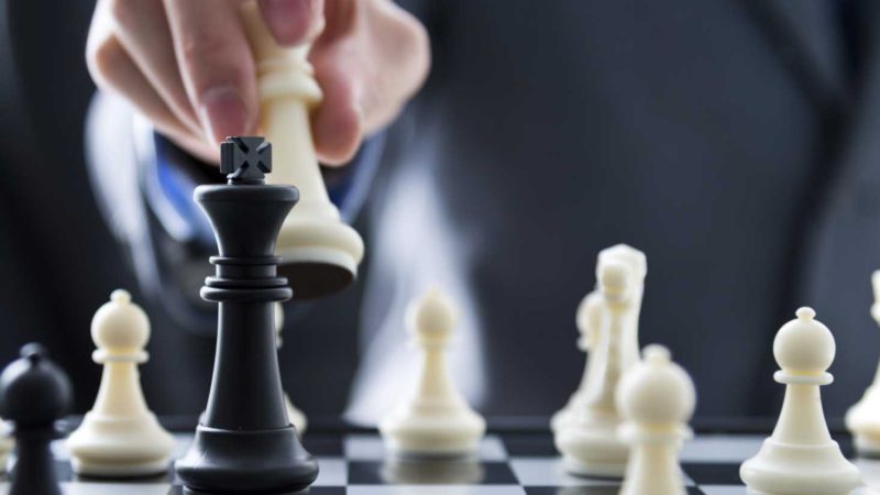 chess-game-leader-investment-strategy-win-success-negotiate